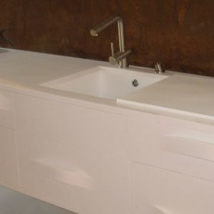 Кухня из искусственного камня